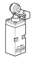 Pneumatický ventil s plastickým válečkem ovládaný kovovým pístem s pružinou uvnitř pro koncový spínač